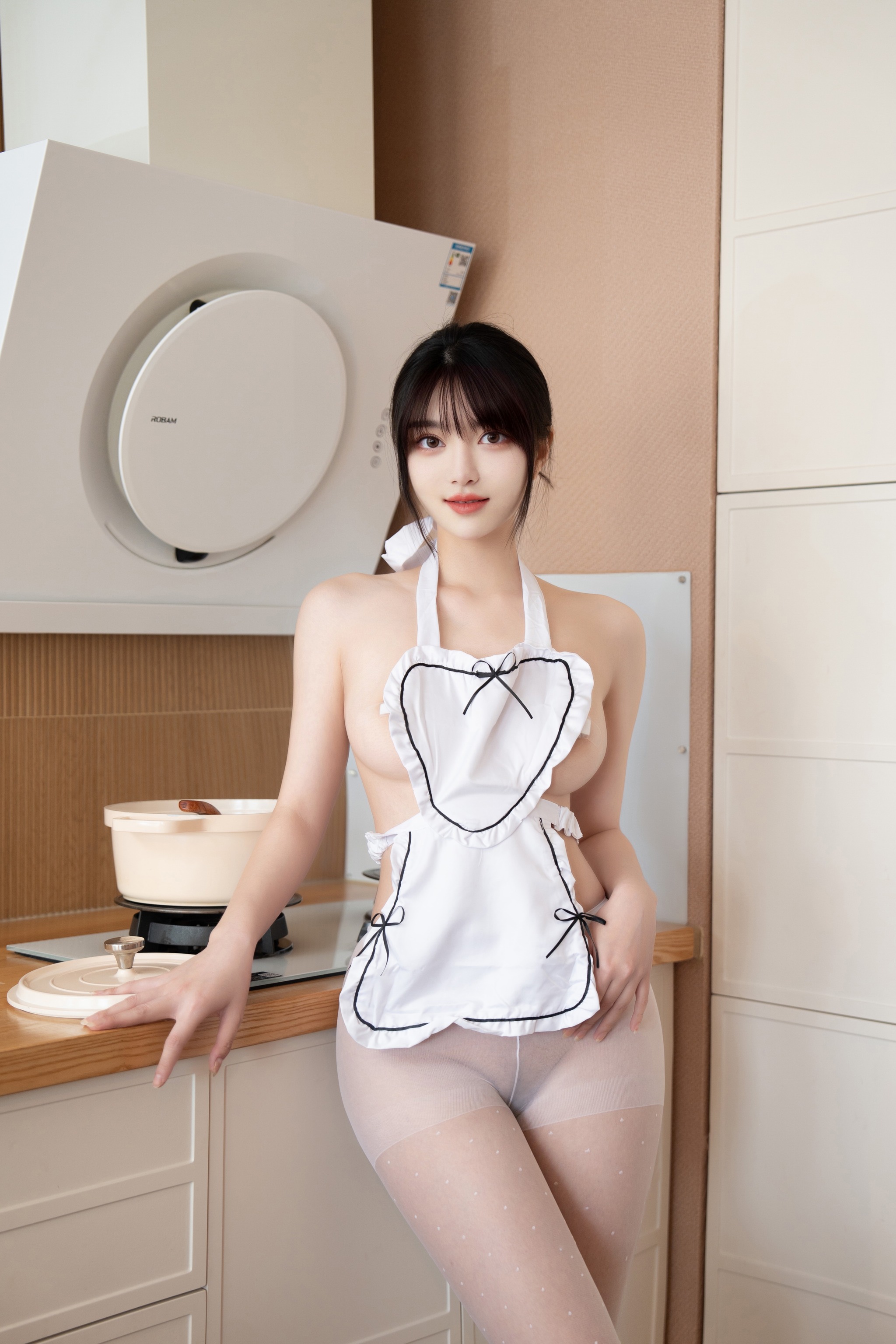 白露lulu - NO.005 内购无水印 性感小厨娘  [70P]-XikXak
